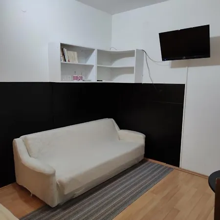 Guest house Private Accommodation Raspudic